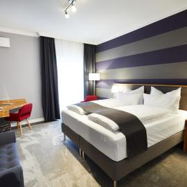Hotel Garni am Schloss，位于Kottenheim的酒店