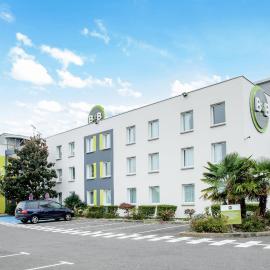 B&B HOTEL Evry Lisses 2 - 3 étoiles，位于利塞的酒店