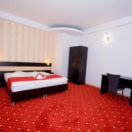 Hotel Magic - City Center，位于皮特什蒂的酒店