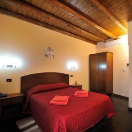 Hotel Piccolo，位于泰尔米尼伊梅雷塞的酒店