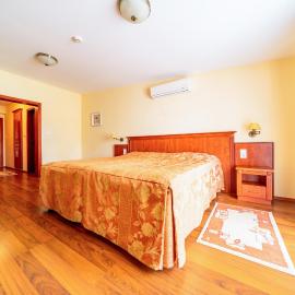 Pannon Hotel magánparkolóval, with private parking lot, bejelentkezés 20 óráig,check-in until 20 o'clock,位于莫哈奇的酒店