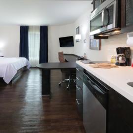 Candlewood Suites - Celaya by IHG，位于塞拉亚的酒店