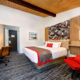Ramada by Wyndham Santa Barbara，位于圣巴巴拉的酒店