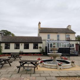 Coach house hotel，位于罗伊斯顿的酒店
