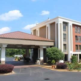 Holiday Inn Express Forsyth by IHG，位于福赛斯的酒店