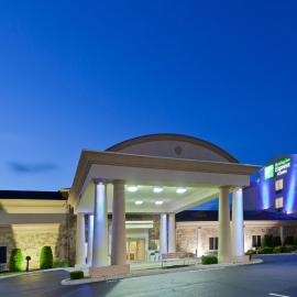 Holiday Inn Express Hotel & Suites Christiansburg by IHG,位于克里斯琴斯堡的酒店