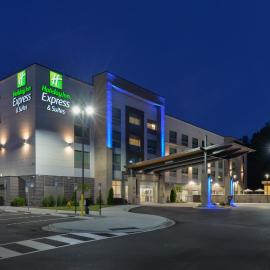 Holiday Inn Express & Suites Charlotte - Ballantyne by IHG，位于夏洛特的酒店