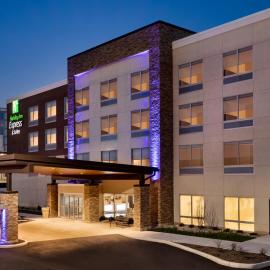 Holiday Inn Express & Suites - Cincinnati NE - Red Bank Road by IHG，位于辛辛那提的酒店