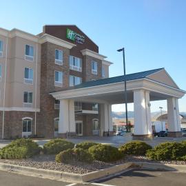 Holiday Inn Express & Suites Golden by IHG，位于高尔顿的酒店