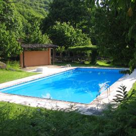 Albergue Turistico Valle del Ambroz，位于埃尔瓦的酒店