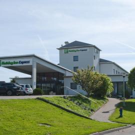 Holiday Inn Express Luzern-Neuenkirch by IHG，位于罗滕堡的酒店