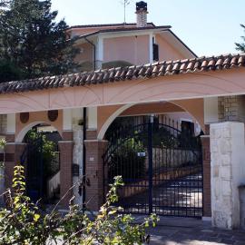 Bed and Breakfast Emilia，位于Cagnano Amiterno的酒店