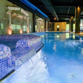 Hotel Posada Vidraru，位于Căpăţîneni-Ungureni的酒店