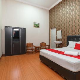RedDoorz at Sedayu 2 Near Danau Toba Parapat，位于巴拉巴特的酒店