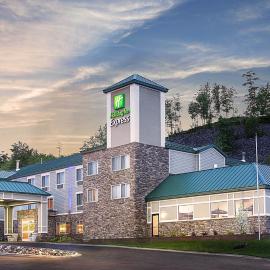 Holiday Inn Express Houghton-Keweenaw by IHG，位于霍顿的酒店