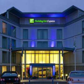 Holiday Inn Express London Stansted Airport by IHG,位于斯丹斯达蒙费雪特的酒店