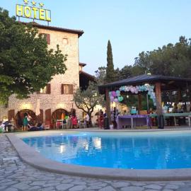 Hotel Benedetti,位于克利通诺河畔坎佩洛的酒店