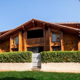 Hotel Somlom - ECO Friendly Montseny，位于圣伊斯特维-德帕劳托德拉的酒店