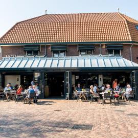Hotel Restaurant de Jong，位于内斯的酒店