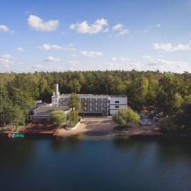 Hotel Biały，位于斯科尔茨的酒店