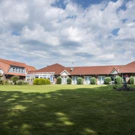 Hotel Am Deich，位于Apen的酒店