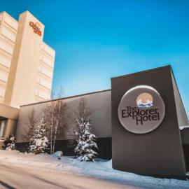 The Explorer Hotel，位于耶洛奈夫的酒店