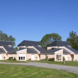 Village d+ Les roches de Scoeux，位于Chamberet的酒店