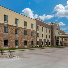 Comfort Inn & Suites Ames near ISU Campus，位于埃姆斯的酒店