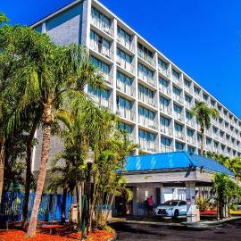 North Miami Beach Gardens Inn & Suites，位于迈阿密的酒店