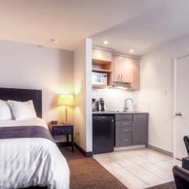 Hotel Vacances Tremblant，位于蒙特朗布朗的酒店