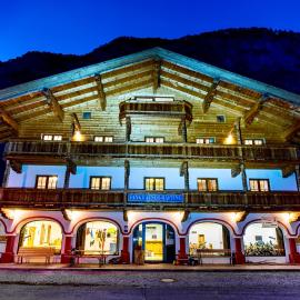 Fanky Guided Sport & Outdoor Experience - Hostel & Appartementhaus - Rafting&Canyoning，位于海明的酒店