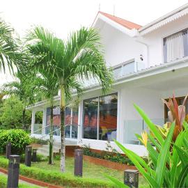 Le Relax Hotel and Restaurant,位于安塞罗亚莱的酒店