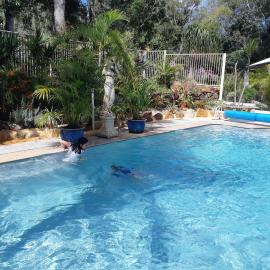 Mapleton Peaceful Provence BnB，位于梅普尔顿的酒店