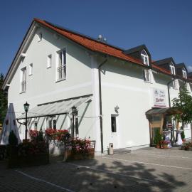 Hotel-Gasthof Eberherr，位于Forstinning的酒店