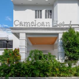RedDoorz Plus @ Cameloan Hotel Palu,位于帕卢的酒店