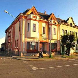 Hotel Krajka****，位于Vamberk的酒店