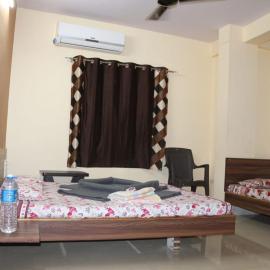 Hotel Laxmi Sadan,位于索姆纳特的酒店