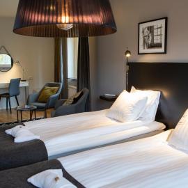 Hotell Solhem Park，位于布罗斯的酒店