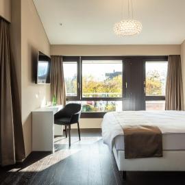 Hotel Lo! im Kreuz Jona，位于拉珀斯维尔-约纳的酒店