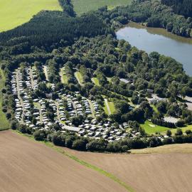KNAUS Campingpark Hennesee，位于梅舍德的酒店