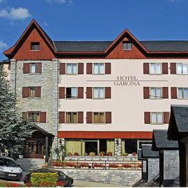 Hotel Garona，位于萨拉尔杜的酒店
