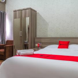 RedDoorz Plus near IPDN，位于Sumedang的酒店