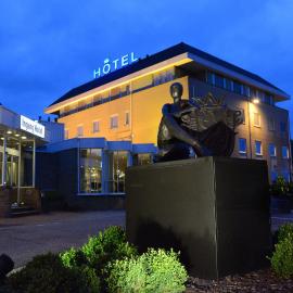 Hotel De Zoete Inval Haarlemmerliede，位于哈莱姆的酒店