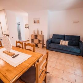 Apartamento reformado a 2 minutos de la playa en Calella!，位于卡莱利亚德帕拉弗鲁赫尔的酒店