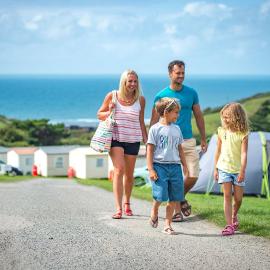 Widemouth Bay Caravan Park，位于布德的酒店