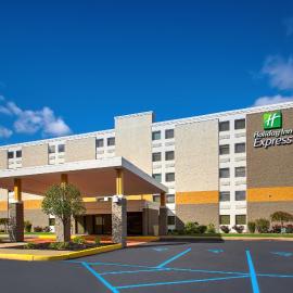 Holiday Inn Express Pittston - Scranton Airport by IHG，位于皮茨顿的酒店