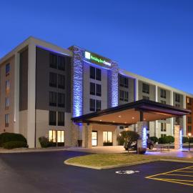 Holiday Inn Express Rochester - University Area by IHG，位于罗切斯特的酒店