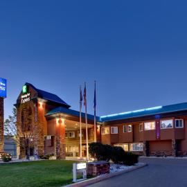 Holiday Inn Express Red Deer by IHG，位于雷德迪尔的酒店