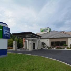 Holiday Inn Express & Suites Waterville - North by IHG，位于沃特维尔的酒店
