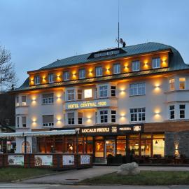 Hotel Central 1920，位于什平德莱鲁夫姆林的酒店
